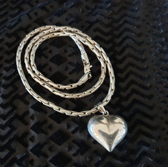 Vintage Venetian Chain & Puffy Heart - Picture 5 of 6